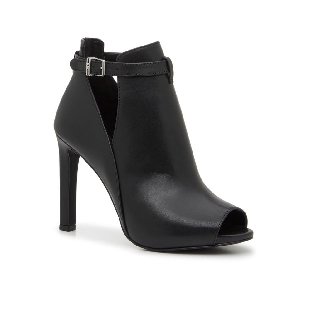 NIB Woman's Heels Michael Michael Kors Lawson Bootie black.